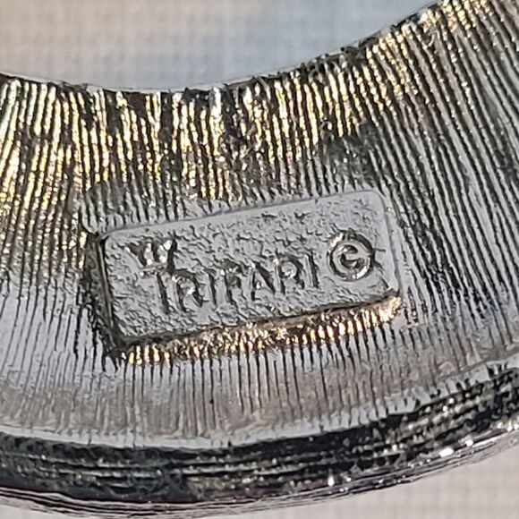 VTG CROWN TRIFARI NECKLACE - Picture 5 of 5